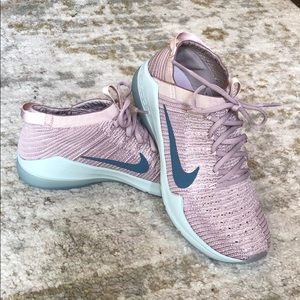 👟 NWOT NIKE AirZoom Fearless Flyknit Sneakers